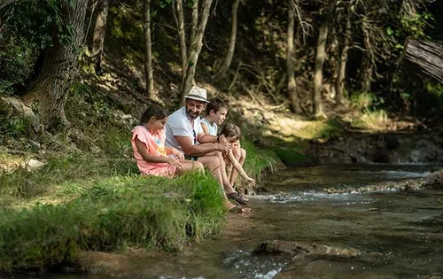 La rivière Tarn, proche du Camping Saint-Martin, Millau en Aveyron